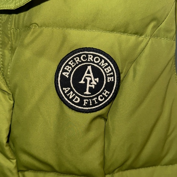 Abercrombie and Fitch puffer jacket, sleeveless size medium. - Picture 3 of 7